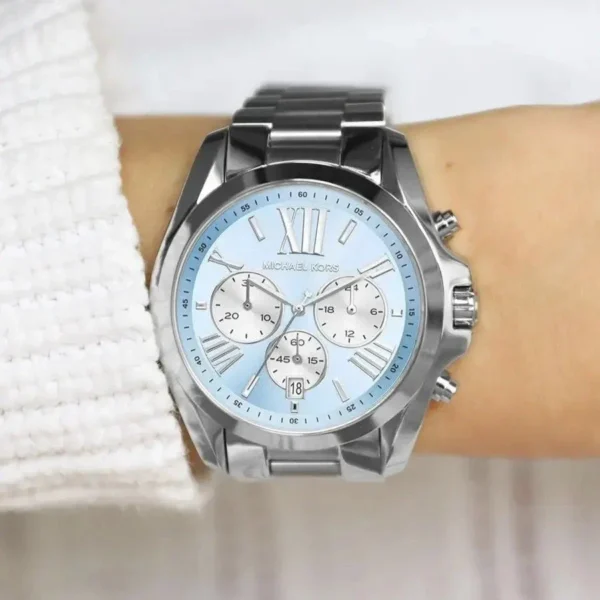 Relógio Michael Kors MK6099 fundo azul leve - Image 2
